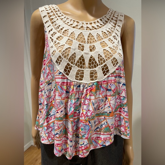 Double Zero Tops - Double Zero Crochet Multicolor Printed Camisole Top Size Medium.